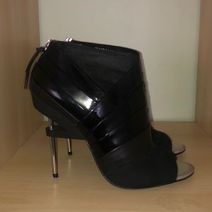 WORN ONCE LAMB BOOTIES